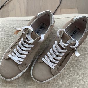 Steve Madden Suede Sneaker Size 7